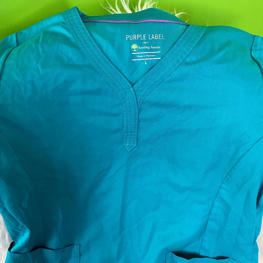 Healing Hands size large scrub top